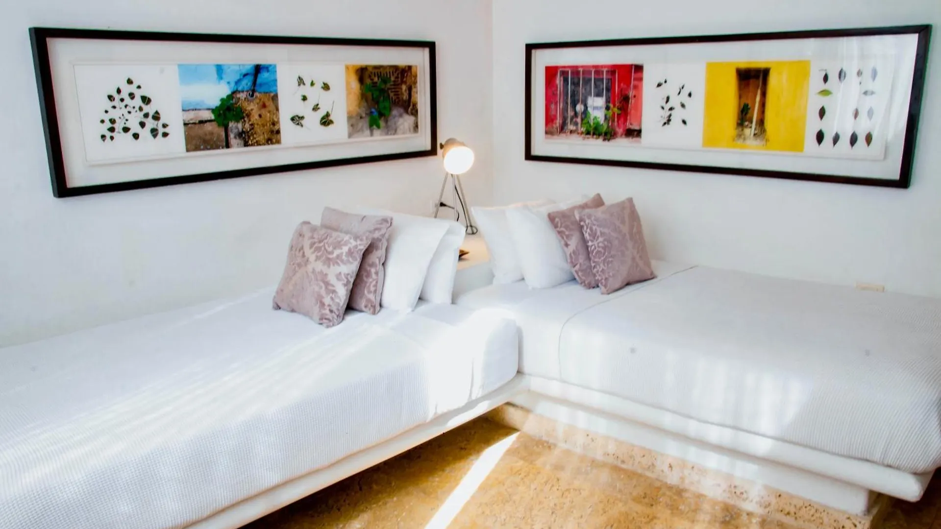 5 Bedroom Villa Inside Of The Walled City Cartagena 0*,  Colômbia