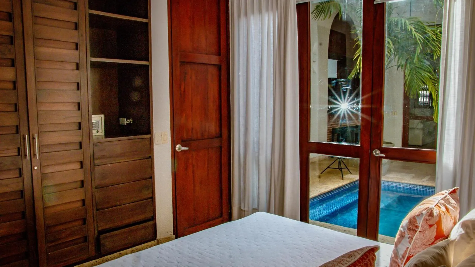 5 Bedroom Villa Inside Of The Walled City Cartagena Casa de Férias